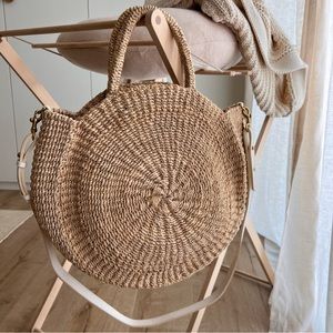 Clare V weaved circle crossbody/shoulder/handbag in natural and white straps